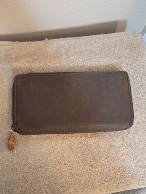 GUCCI Brown Zip Around Wallet